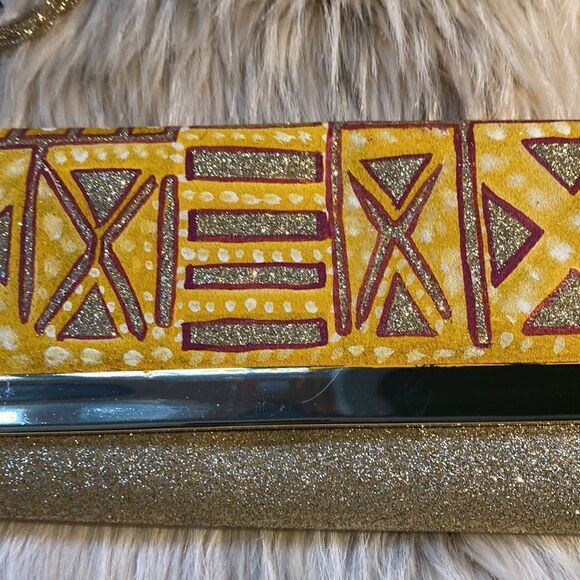 Lina Labella Platino Baby Gold Glitter Clotch Bag with strap - Picture 3 of 11